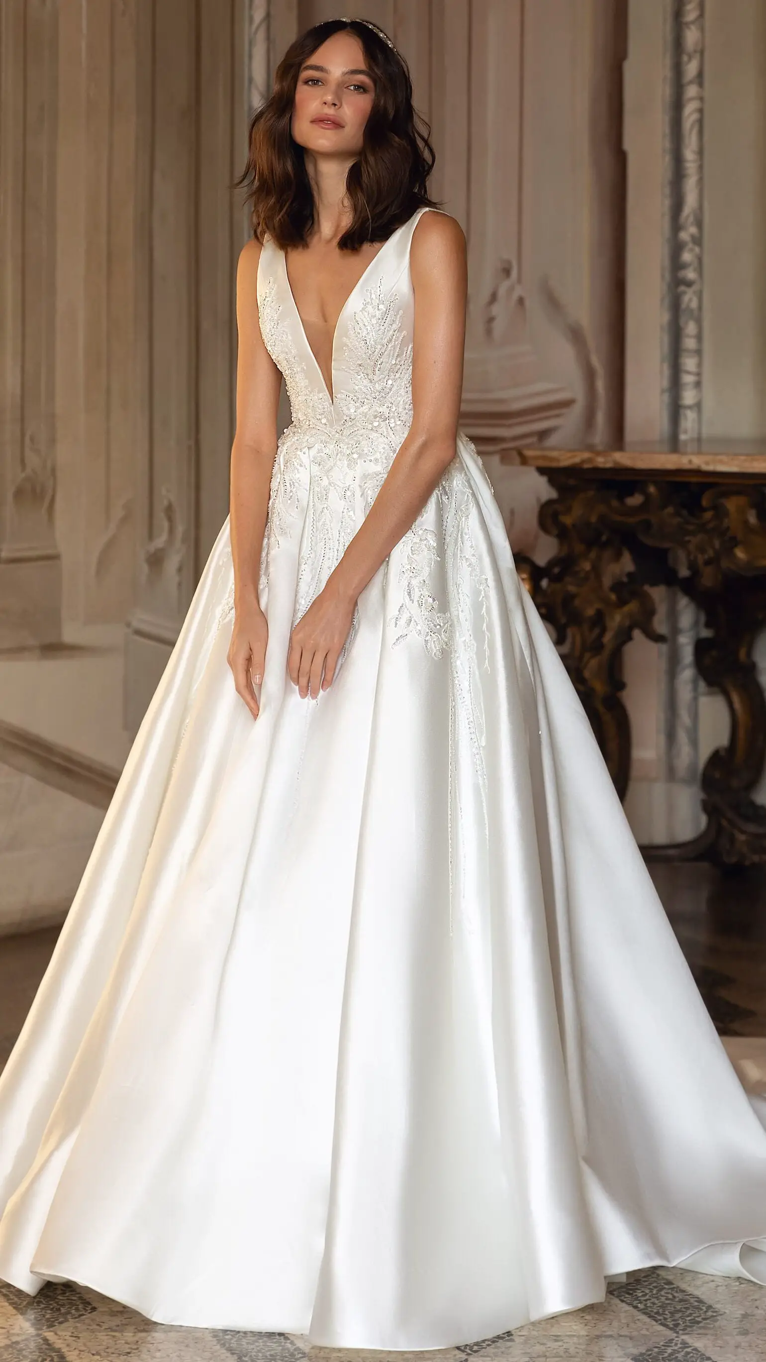 2023 Wedding Dress Trends - Cutouts - Pollardi - Lorenza