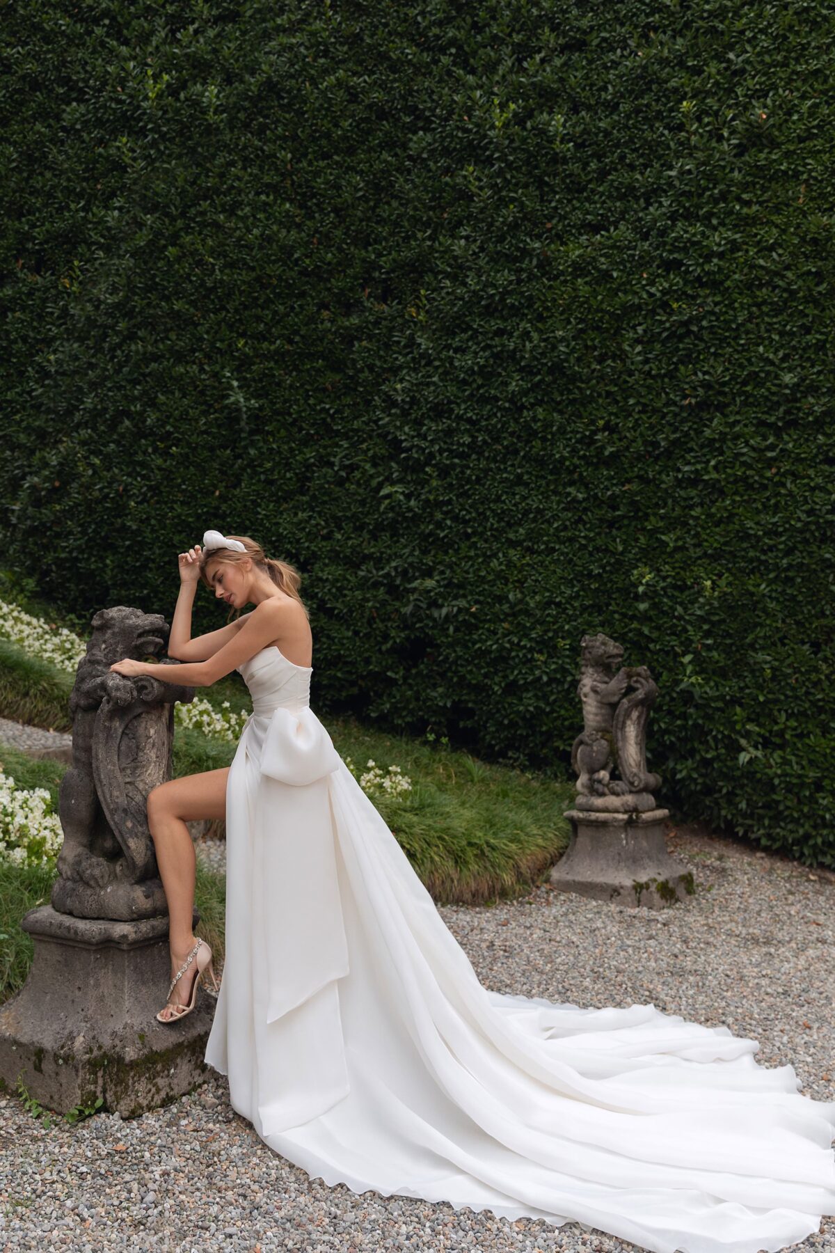 2023 Wedding Dress Trends - open back - Pollardi - Elettra