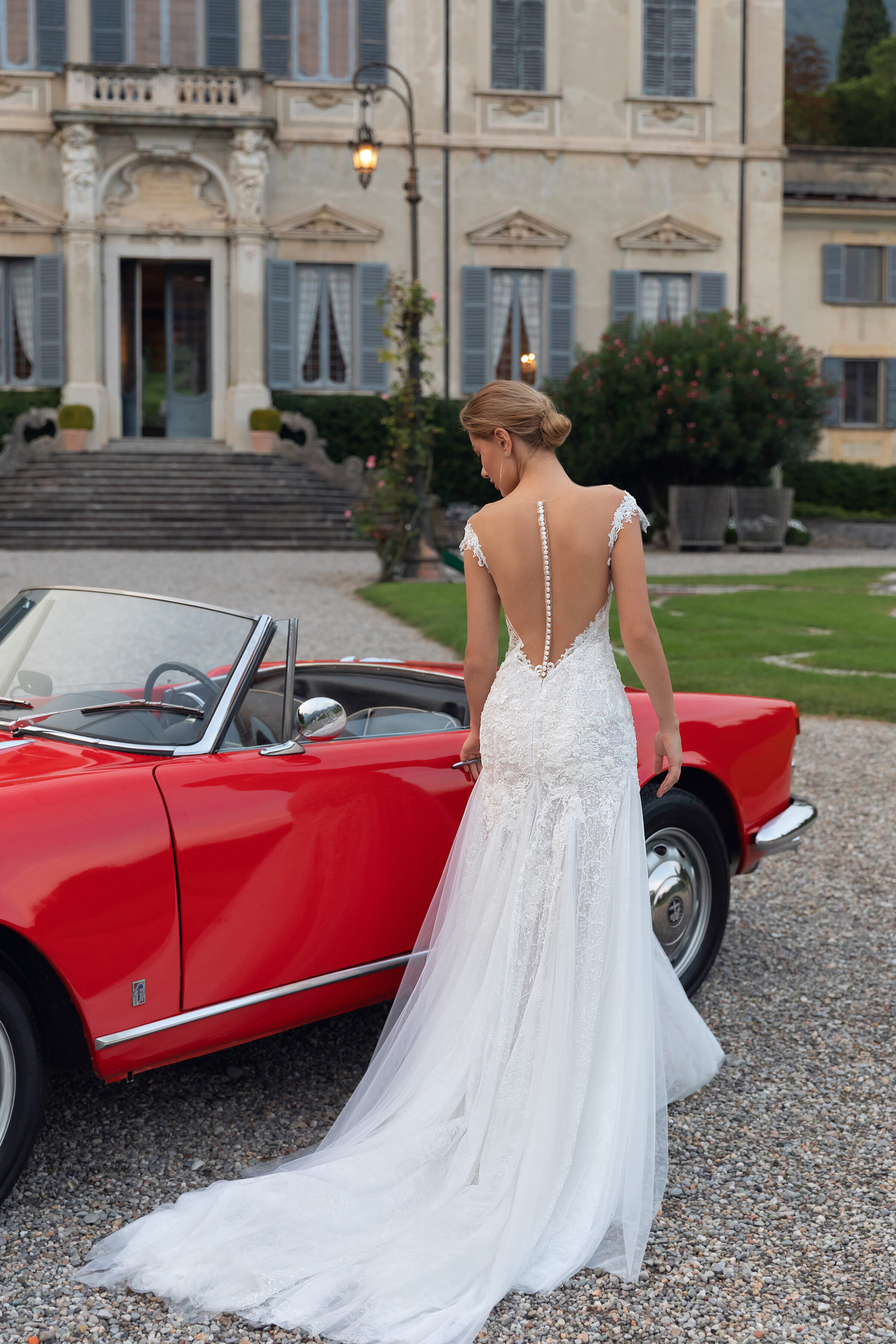 2023 Wedding Dress Trends - open back - Pollardi - Sophistication