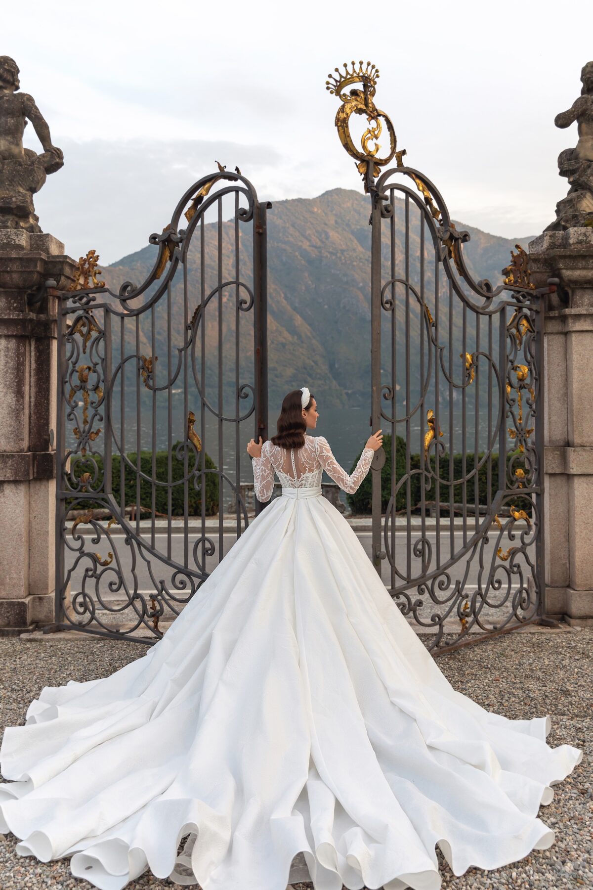 Ball gown wedding dress with long sleeves - Pollardoi 2023 Luigina