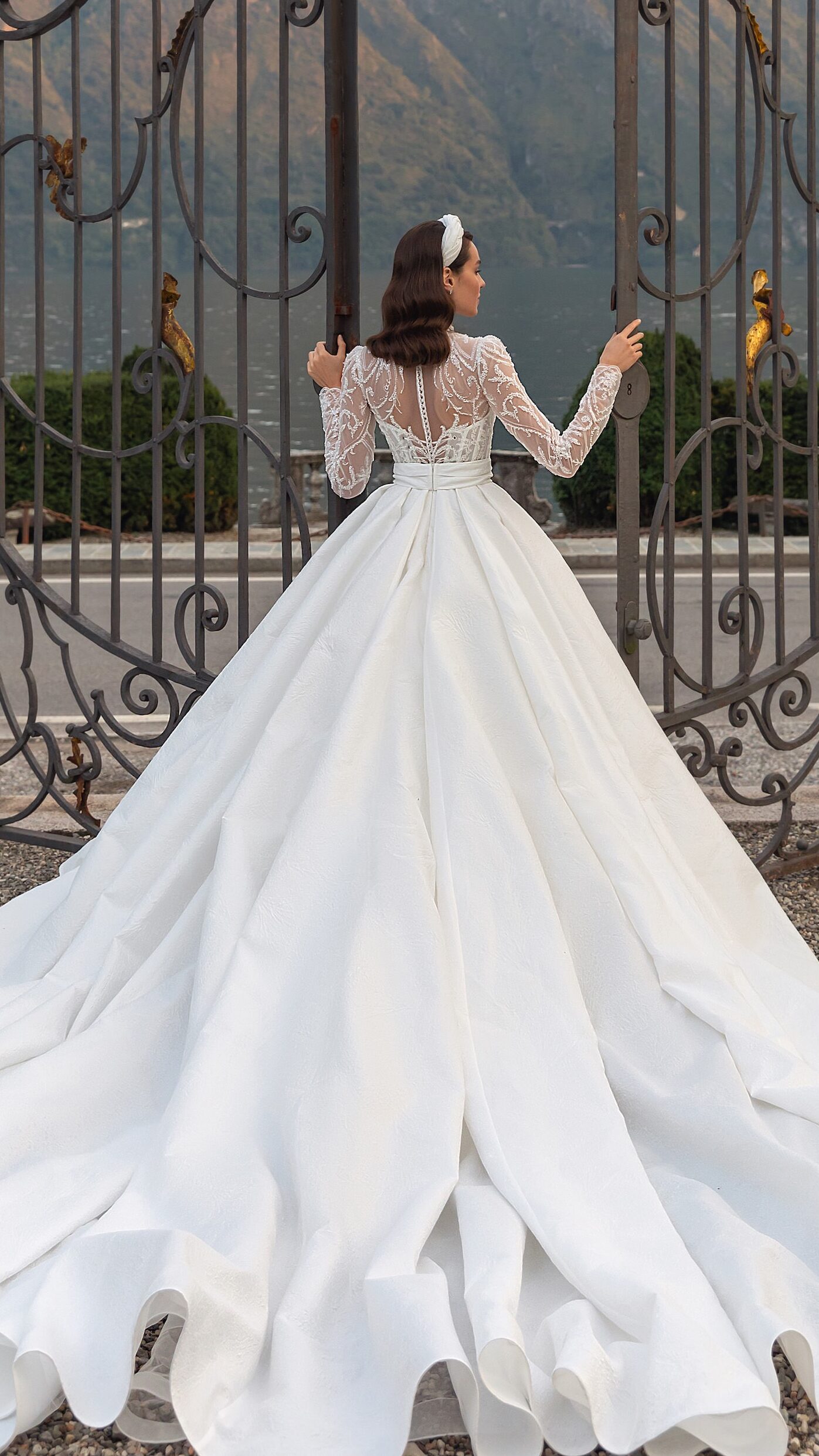Ball gown wedding dress with long sleeves - Pollardoi 2023 Luigina