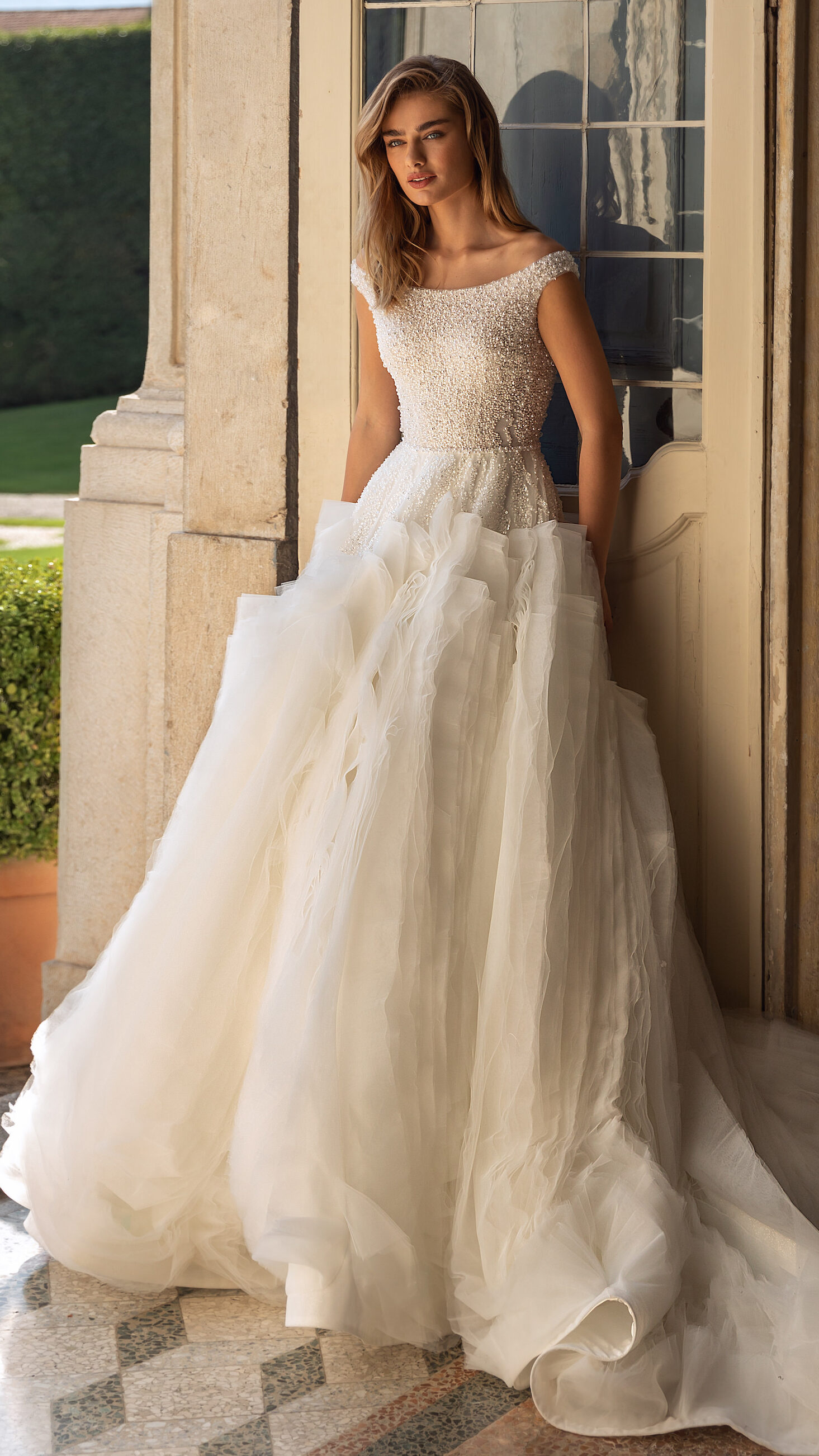 Elegant princess Ball gown wedding dress with ruffles - Pollardi 2023 -Orebella