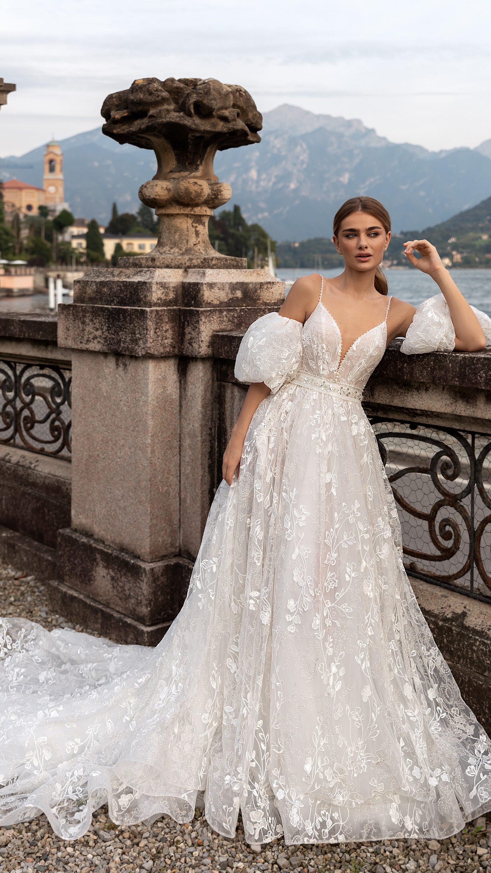 Lace Princess A-line wedding dress - Grandeour