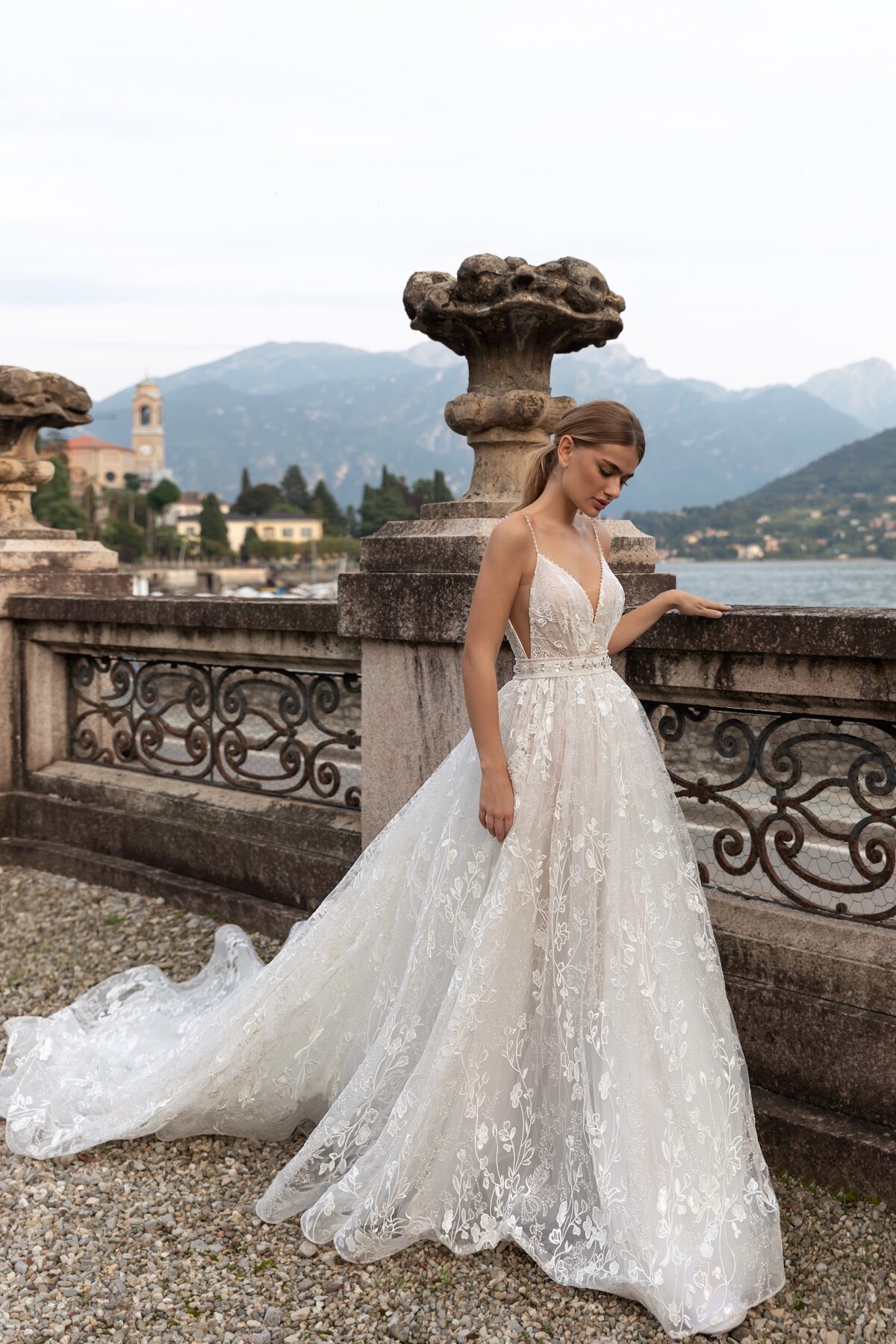 Lace Princess A-line wedding dress - Grandeour