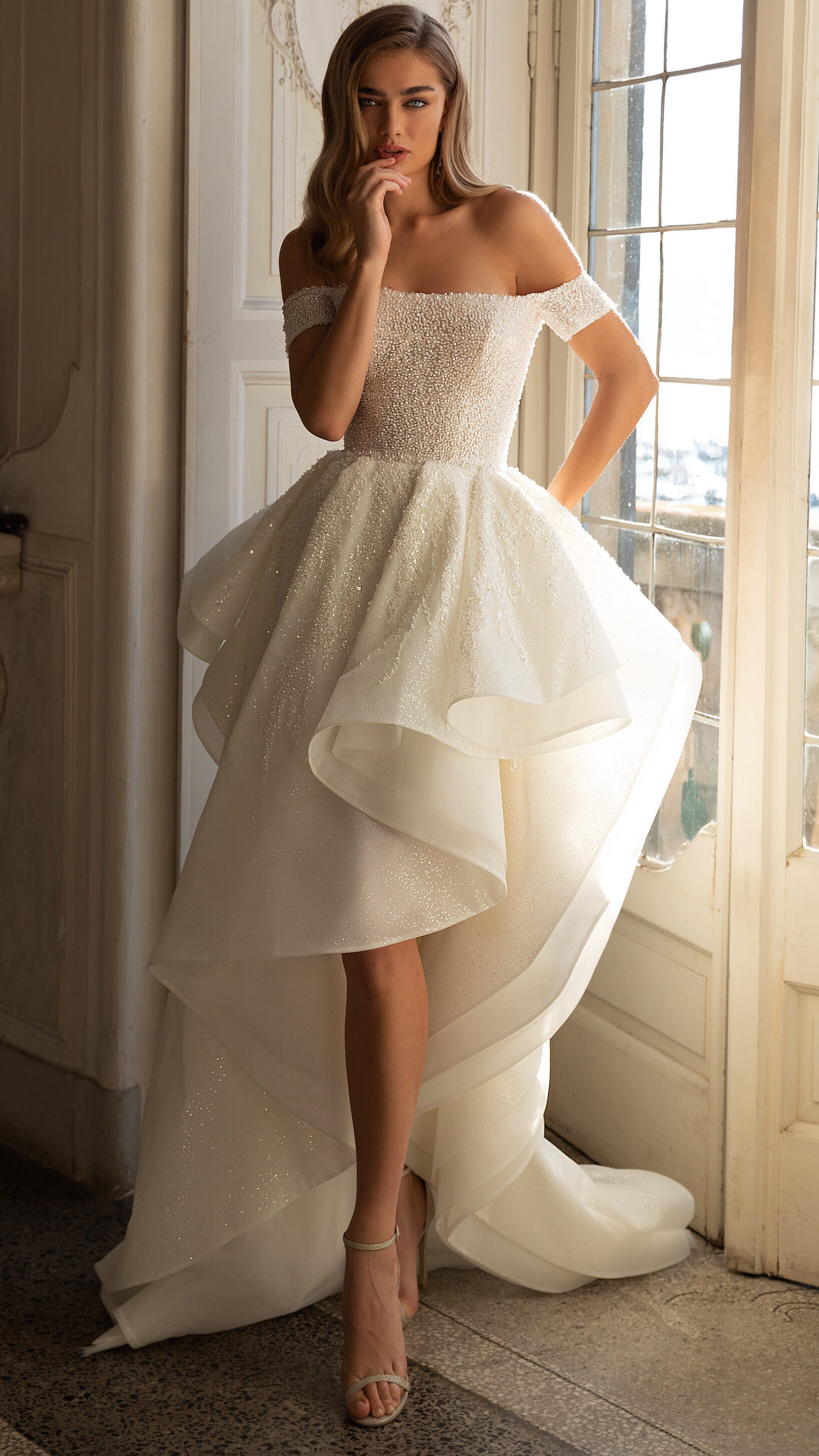 Off the shoulder short wedding dress with ruffles - Pollardi 2023 - Ornella