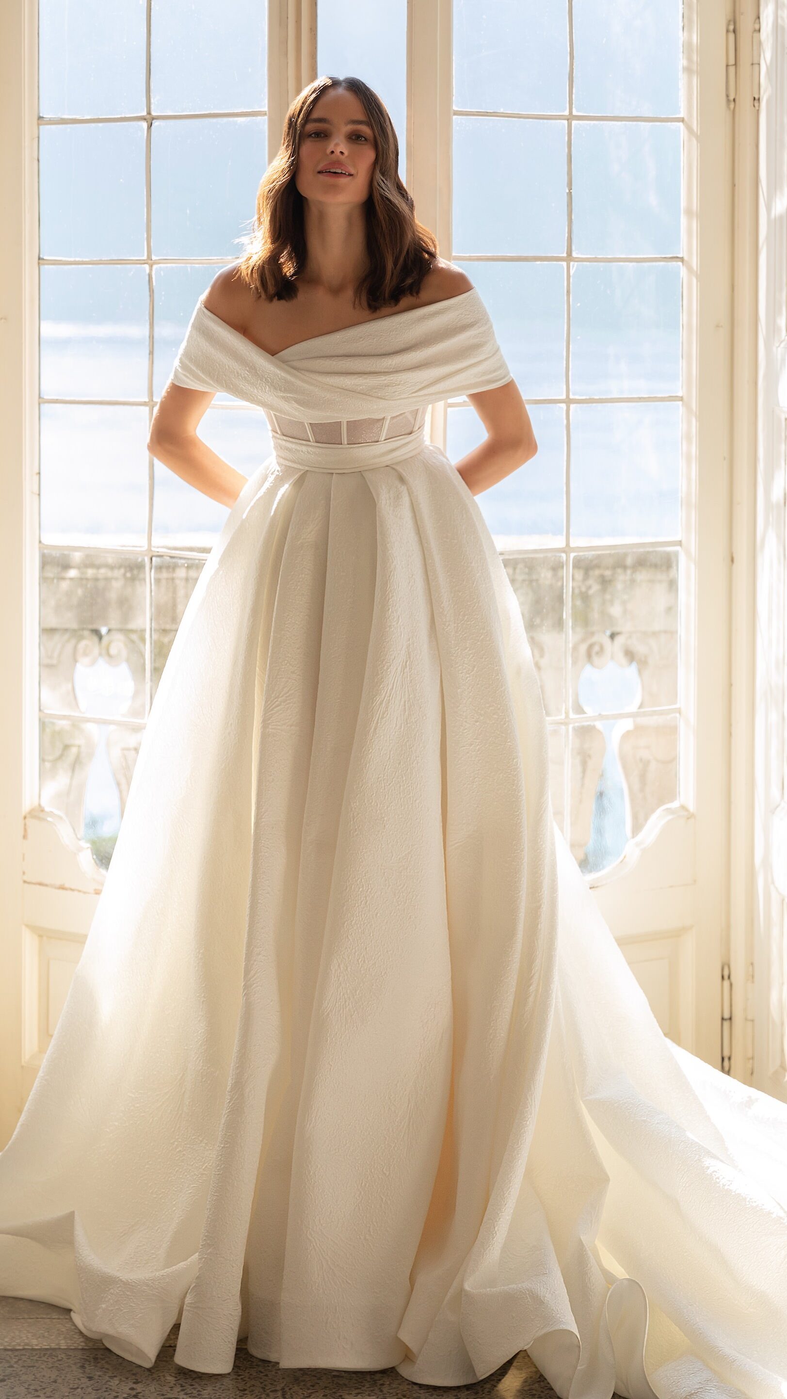 Simple princess wedding dress for the modern bride - Pollardi 2023 - Bettina