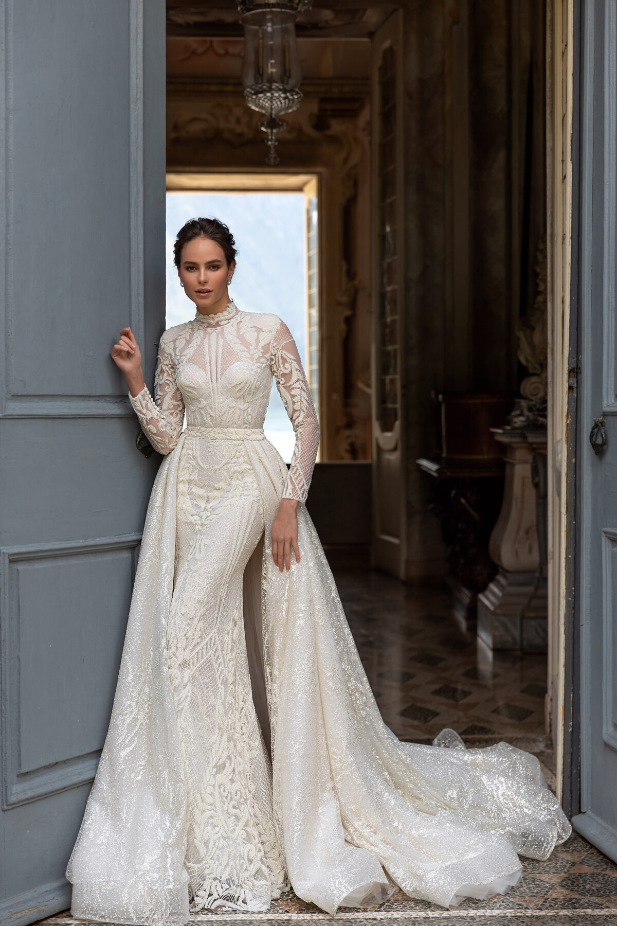 lace wedding dress with long sleeves and detachable skirt - Pollardi 2023 - Daniela