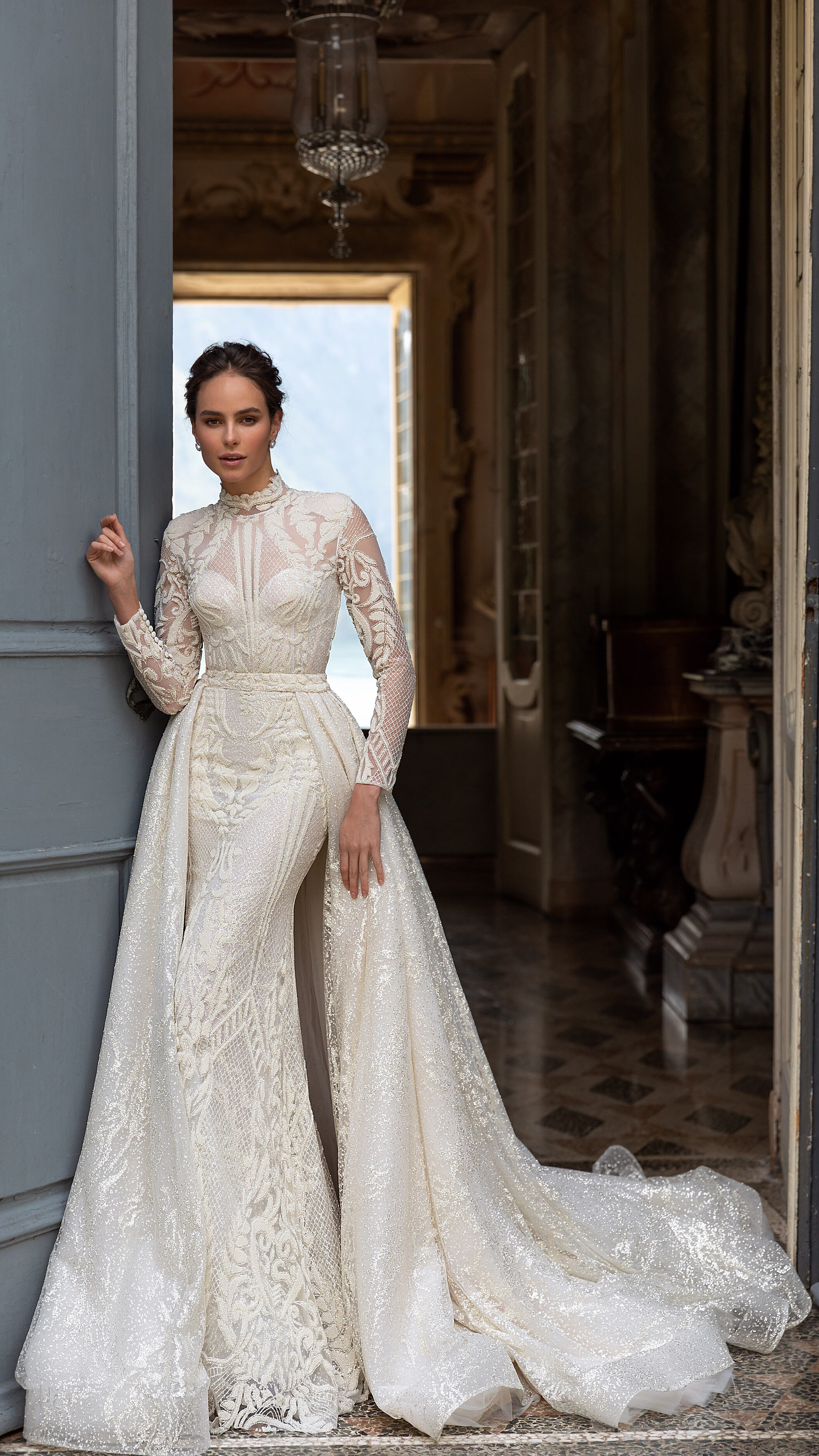lace wedding dress with long sleeves and detachable skirt - Pollardi 2023 - Daniela