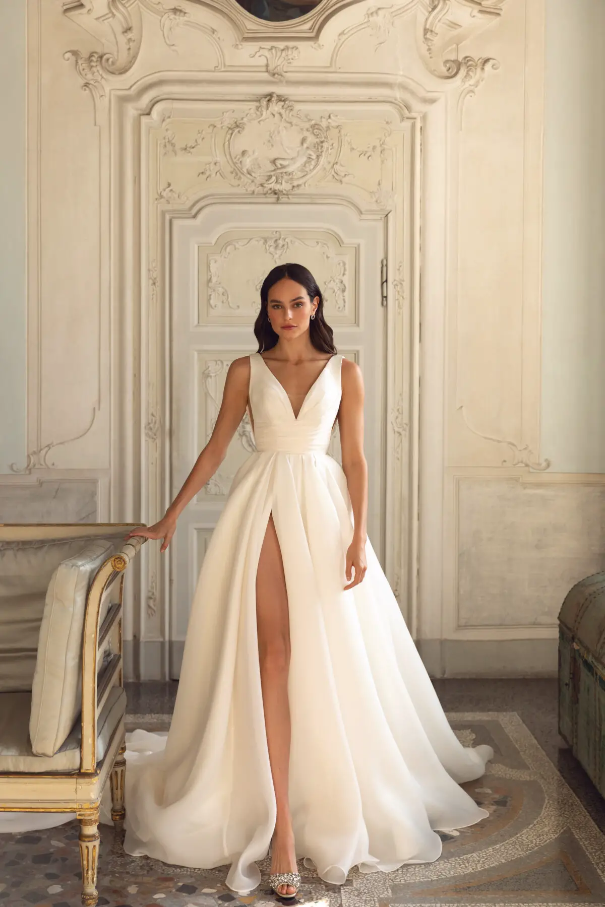 simple ball gown wedding dress with high slit - Pollardi 2023 - Alda