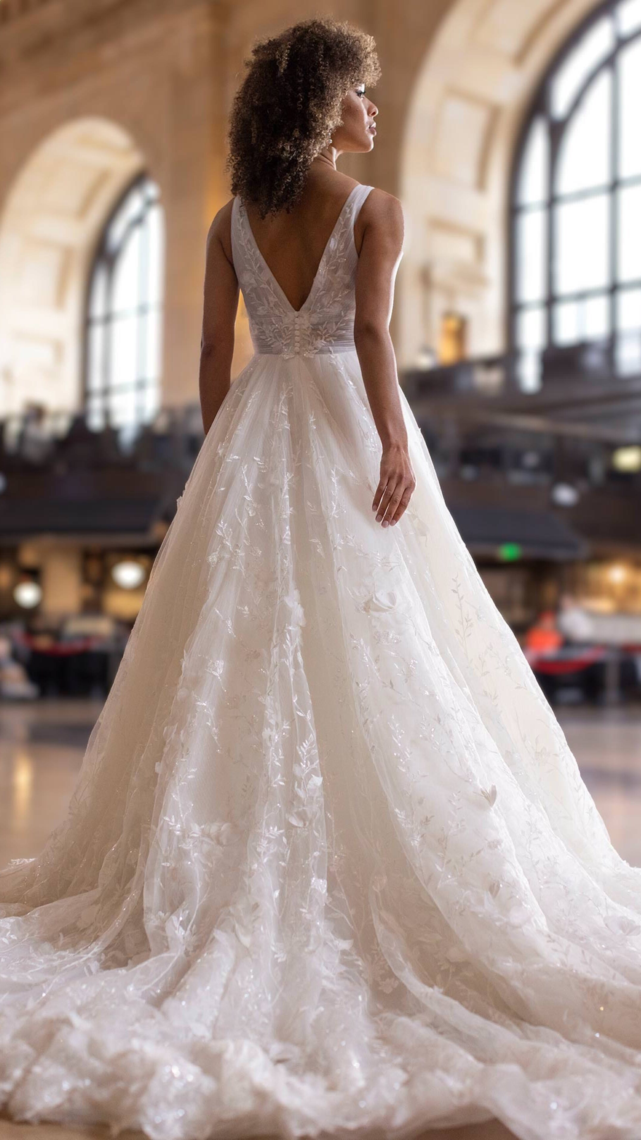 Martina Liana Luxe Wedding Dress 2022 LE1203
